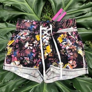 Material Girl Active tie front floral print shorts